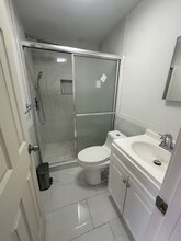 1608 Jarvis Ave in Oxon Hill, MD - Foto de edificio - Building Photo