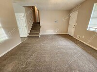 229 W Canterbury Dr photo'