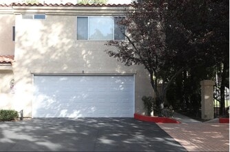 43405 30th St W in Lancaster, CA - Foto de edificio - Building Photo