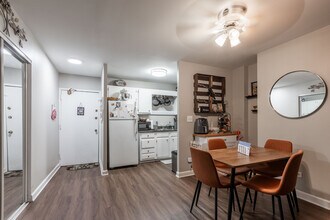 607 W Wrightwood Ave, Unit 2 in Chicago, IL - Foto de edificio - Building Photo