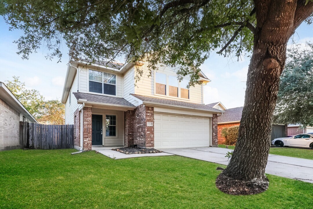 7238 Winter Song Dr in Magnolia, TX - Building Photo