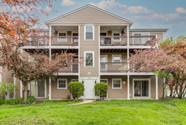 property at 142 E Winchester Rd