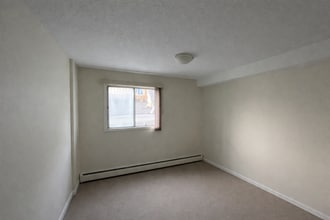 923-923 3 Ave NW in Calgary, AB - Building Photo - Building Photo