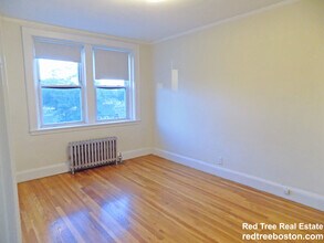 2045 Commonwealth Ave, Unit 48 in Boston, MA - Building Photo - Building Photo