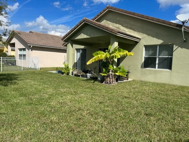 9981 SW Glenbrook Dr in Port St. Lucie, FL - Building Photo - Building Photo