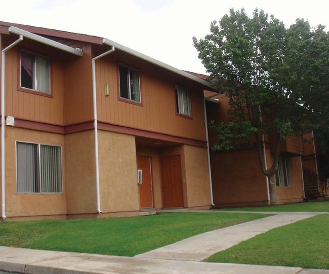 Pleasant Valley Manor in Avenal, CA - Foto de edificio - Building Photo