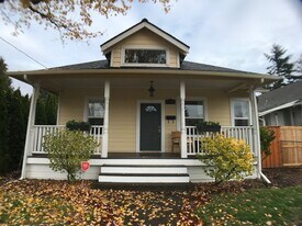 4116 SE 66th Ave in Portland, OR - Building Photo