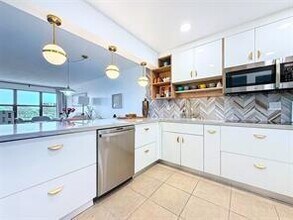 2311 S Cypress Bend Dr in Pompano Beach, FL - Building Photo - Building Photo