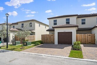 12846 SW 243rd St in Princeton, FL - Building Photo - Building Photo