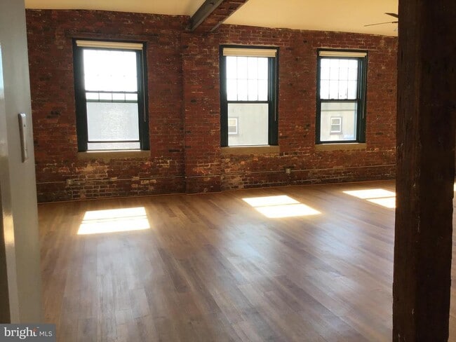 1125 E Columbia Ave in Philadelphia, PA - Building Photo - Building Photo