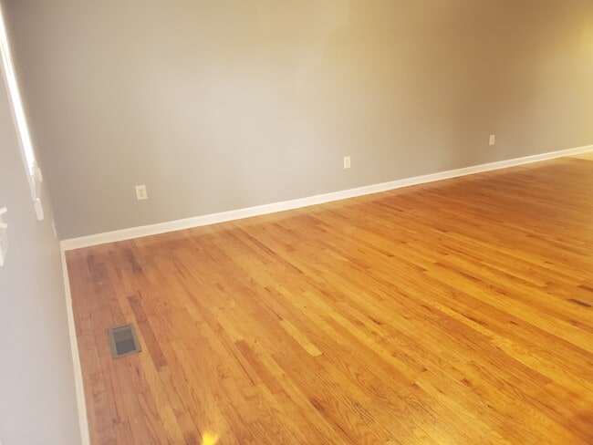 194 Gray Station Rd in Johnson City, TN - Building Photo - Building Photo