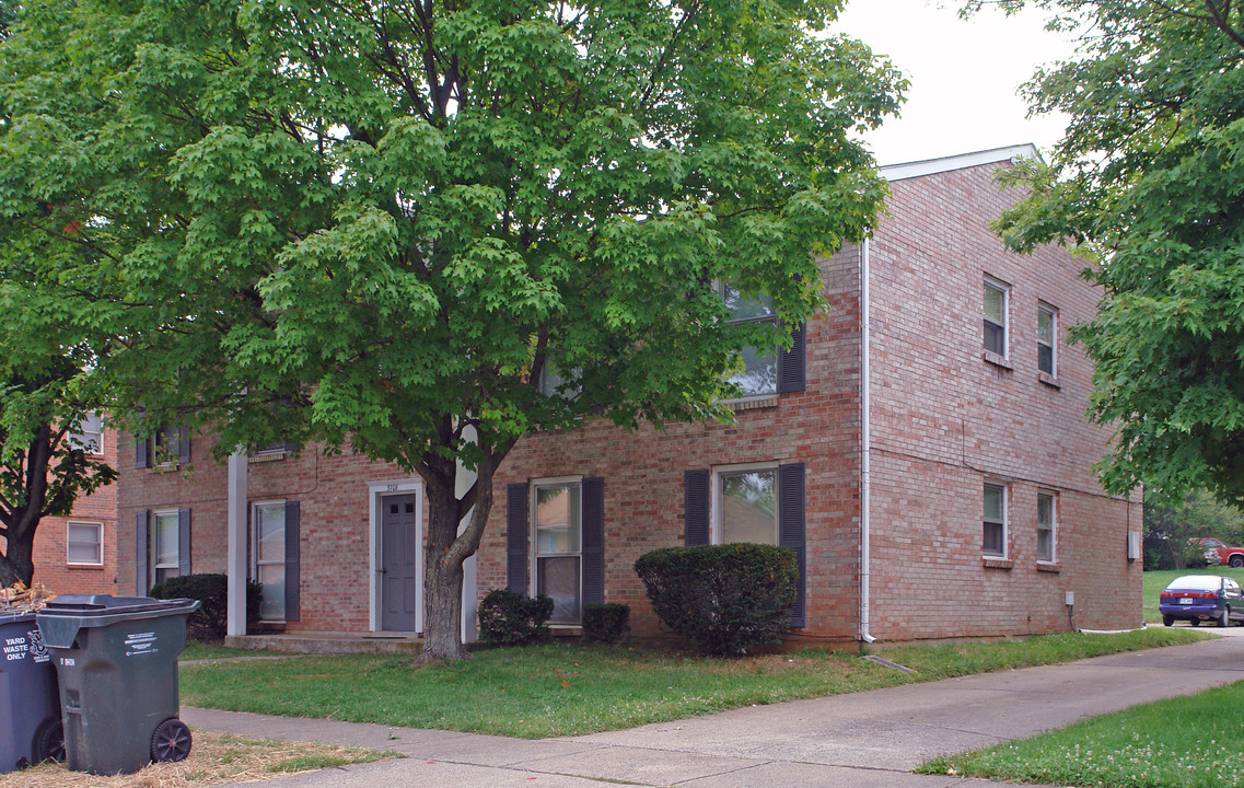 3708 Hacker Ct in Lexington, KY - Building Photo