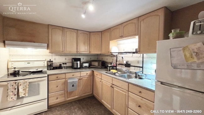 1609 Burnside Dr in Pickering, ON - Building Photo - Building Photo