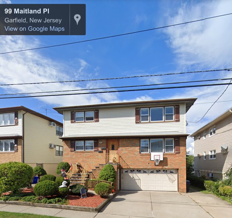 99 Maitland Pl, Unit 2nd floor apartment in Garfield, NJ - Building Photo