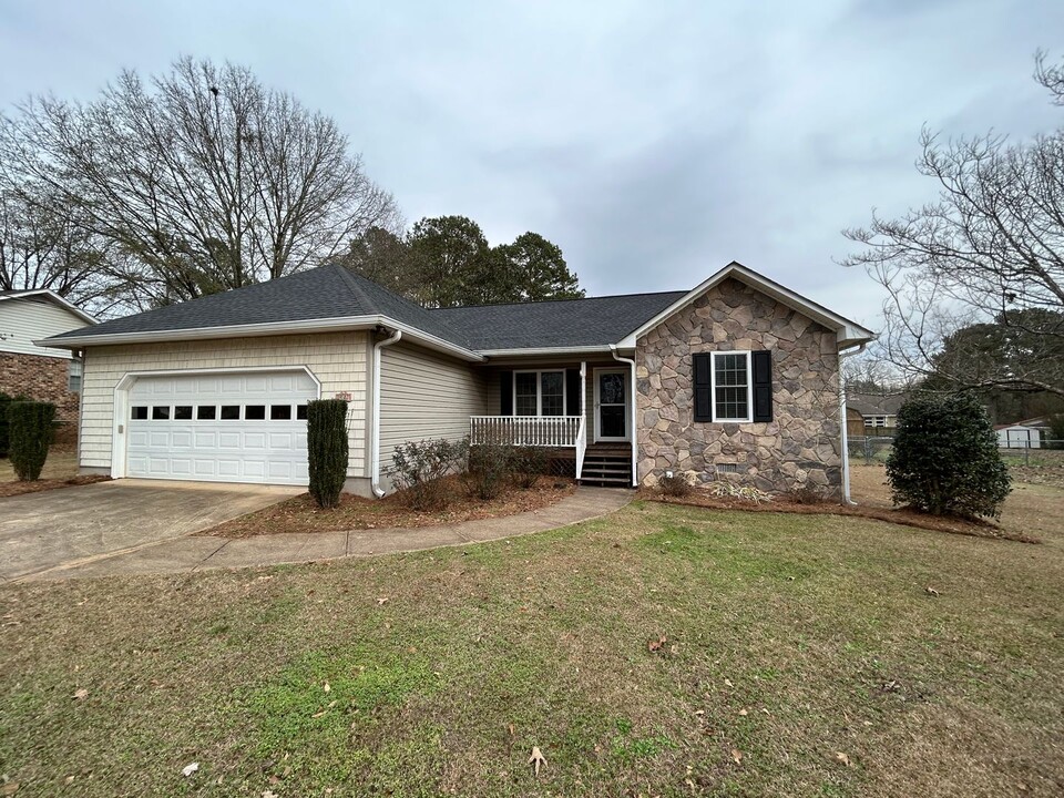 54 Surrey Trail SE in Rome, GA - Building Photo