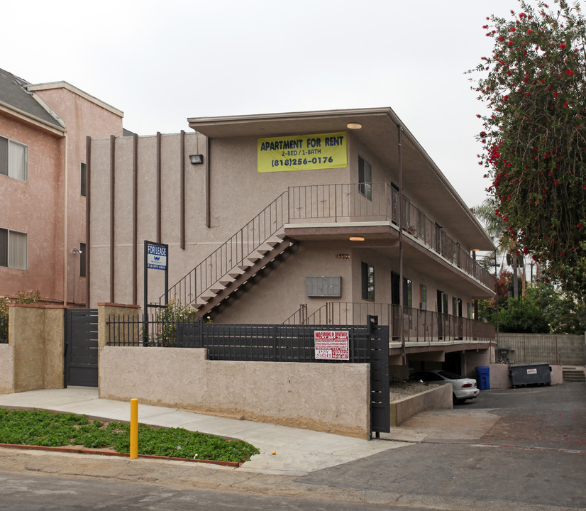 15710 Hart St in Van Nuys, CA - Building Photo