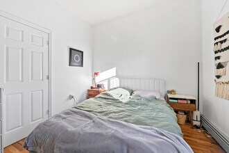 280 Grand St in Jersey City, NJ - Building Photo - Building Photo