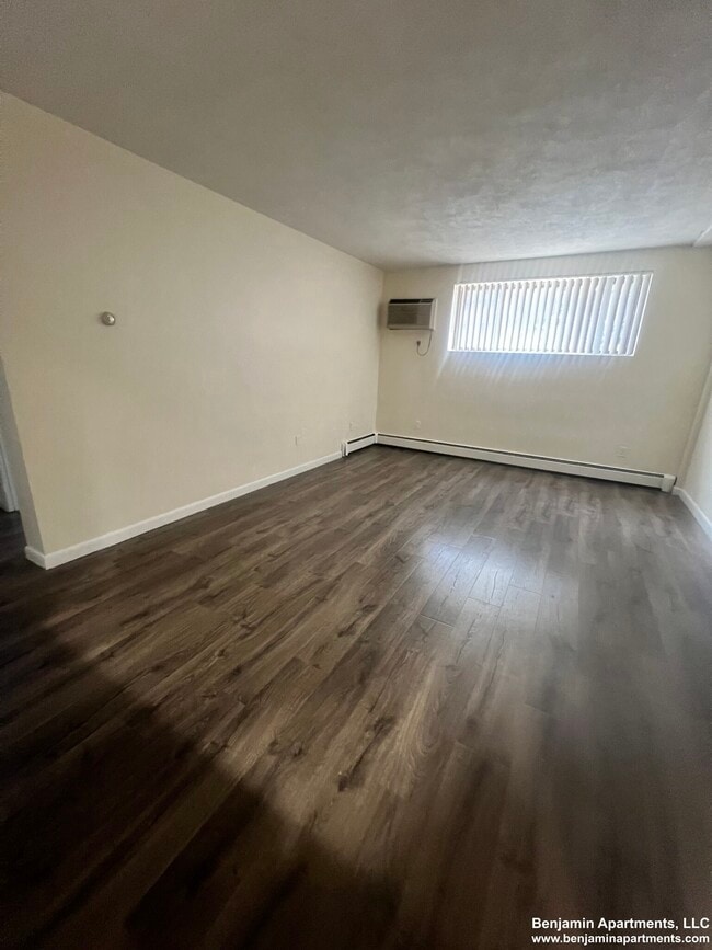 46 Allston St, Unit 3 in Boston, MA - Foto de edificio - Building Photo