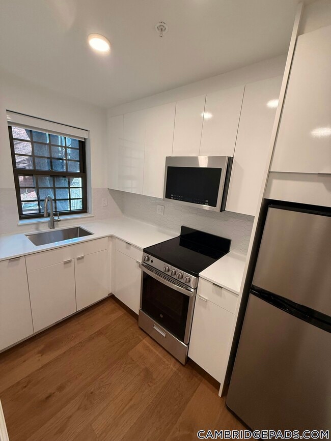 1200 Massachusetts Ave in Cambridge, MA - Building Photo - Building Photo