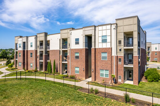 The Apex at Twin Creek in Bellevue, NE - Foto de edificio - Building Photo