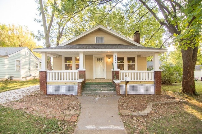 property at 1144 S Maryland Ave