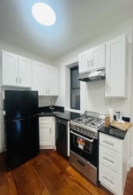 241 W 11th St, Unit 2B in New York, NY - Building Photo - Building Photo