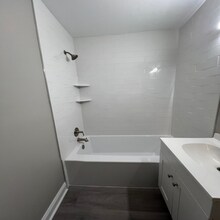1015 16th St NE, Unit Unit 4 in Washington, DC - Building Photo - Building Photo
