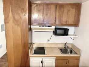 2212 Manchester Ave in Encinitas, CA - Building Photo - Building Photo