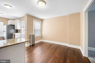 1011 Clifton Ave in Collingdale, PA - Foto de edificio - Building Photo