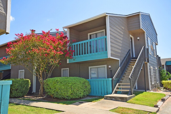 Four Winds Apartment Homes in Corpus Christi, TX - Foto de edificio - Building Photo