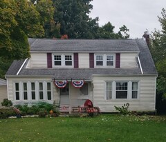 720 Columbus Rd in Bedford, OH - Building Photo