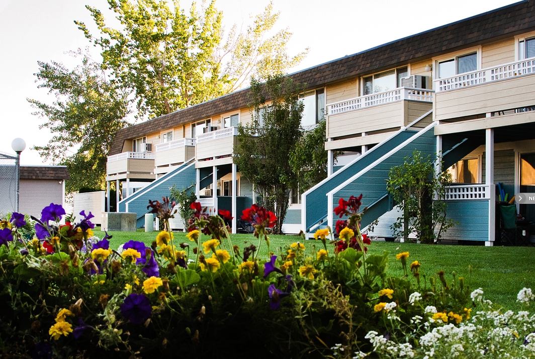 Knolls Apartments in Kennewick, WA - Building Photo