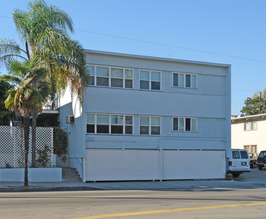 1765 S Robertson Blvd in Los Angeles, CA - Building Photo