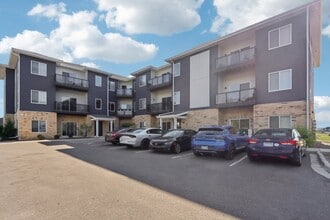 The Edge at Terravessa in Fitchburg, WI - Foto de edificio - Building Photo