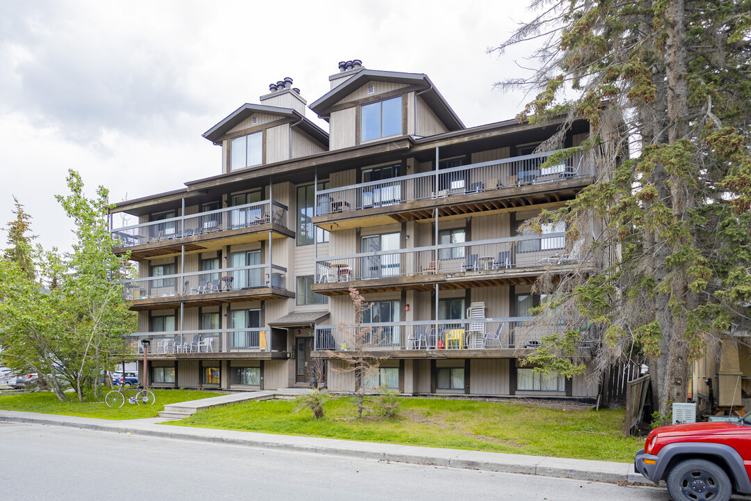 346 Beaver St in Banff, AB - Building Photo