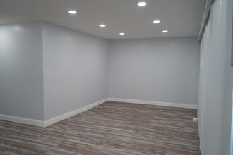8660 Frontage Rd in Morton Grove, IL - Building Photo - Building Photo
