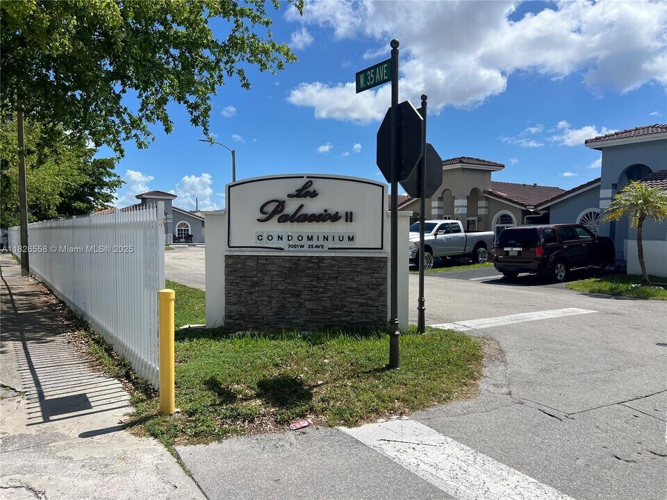7001 W 35th Ave in Hialeah, FL - Building Photo
