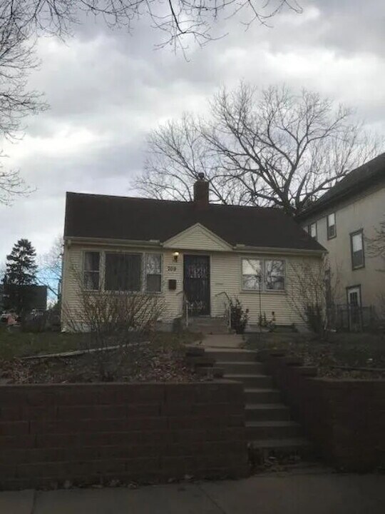709 Como Ave in St. Paul, MN - Building Photo