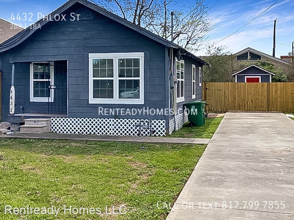 4432 Phlox St Photo