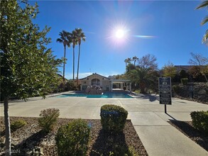 1131 Scenic Crest Dr in Henderson, NV - Building Photo - Building Photo