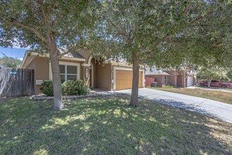 618 Crackle Grove Dr in Laredo, TX - Building Photo - Building Photo