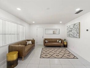 2219 N 35th Ave in Hollywood, FL - Building Photo - Building Photo