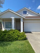 304 Homewood Ct in Cloverdale, CA - Building Photo