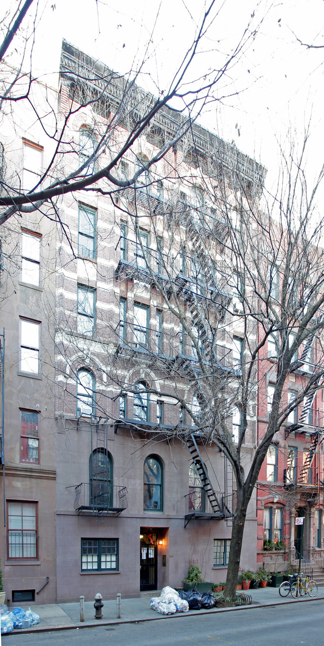 88 Charles St in New York, NY - Building Photo - Building Photo