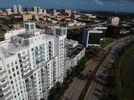 300 S Australian Ave, Unit 509 in West Palm Beach, FL - Building Photo