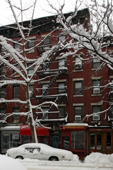 434 E 9th St in New York, NY - Foto de edificio