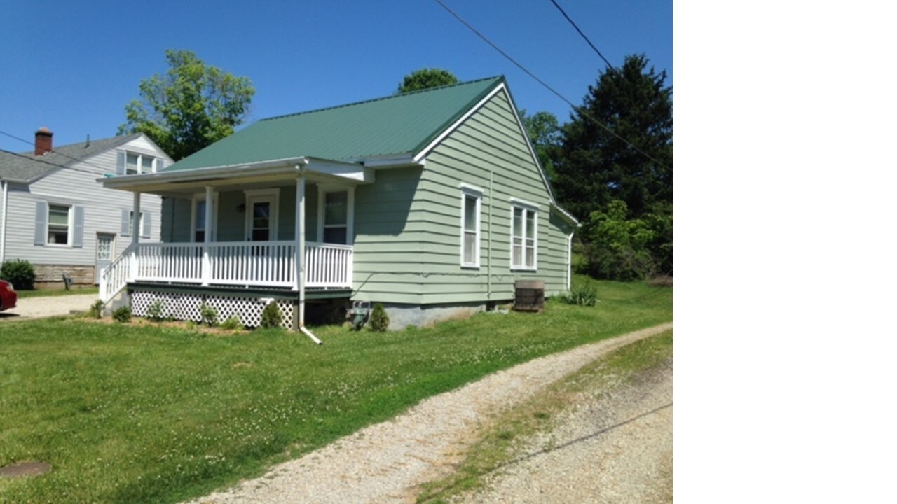 4 Hickory St in Athens, OH - Foto de edificio