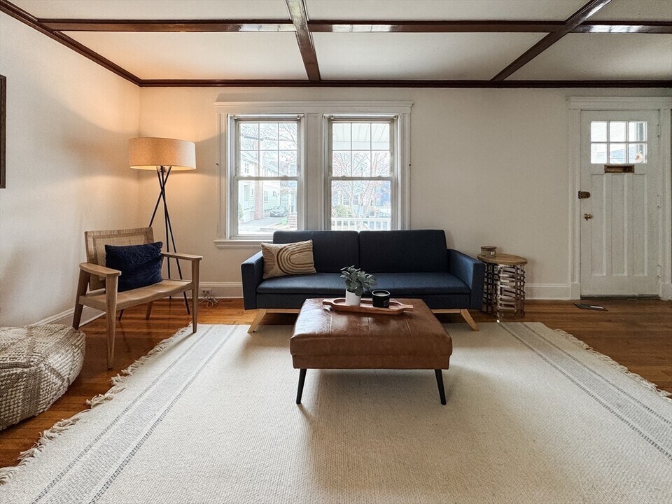 18 Wheelwright Rd in Medford, MA - Building Photo
