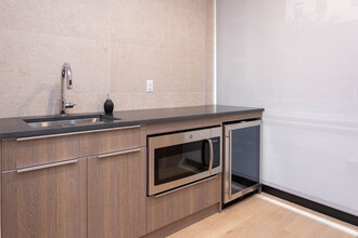 15 Bond in Great Neck, NY - Foto de edificio - Lobby
