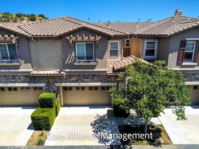 11528 Verona Dr in Chatsworth, CA - Building Photo - Building Photo